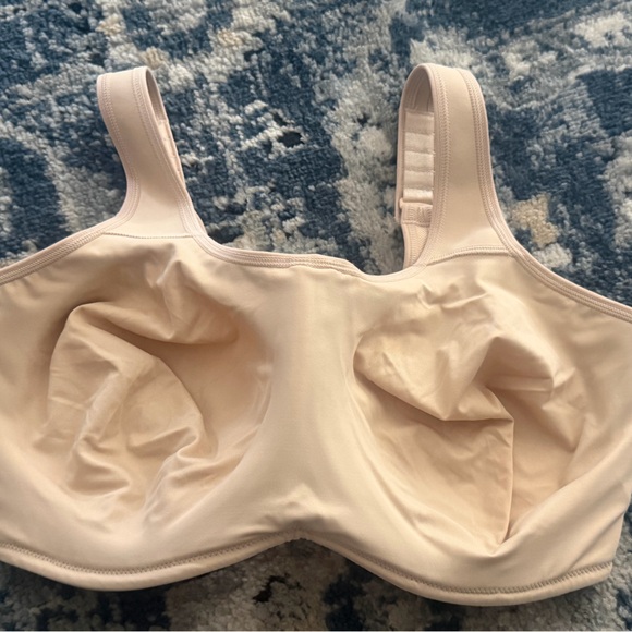 Wacoal Other - WACOAL Simone Seamless Underwire Sports Bra - Nude 38G